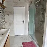 Le Clos Des Instants بيت للعطل *