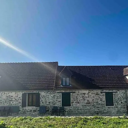 Le Clos Des Instants بيت للعطل
